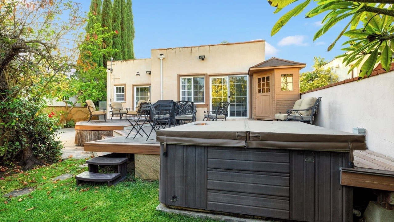 Photo of Patio Balcony in Beverly Hills