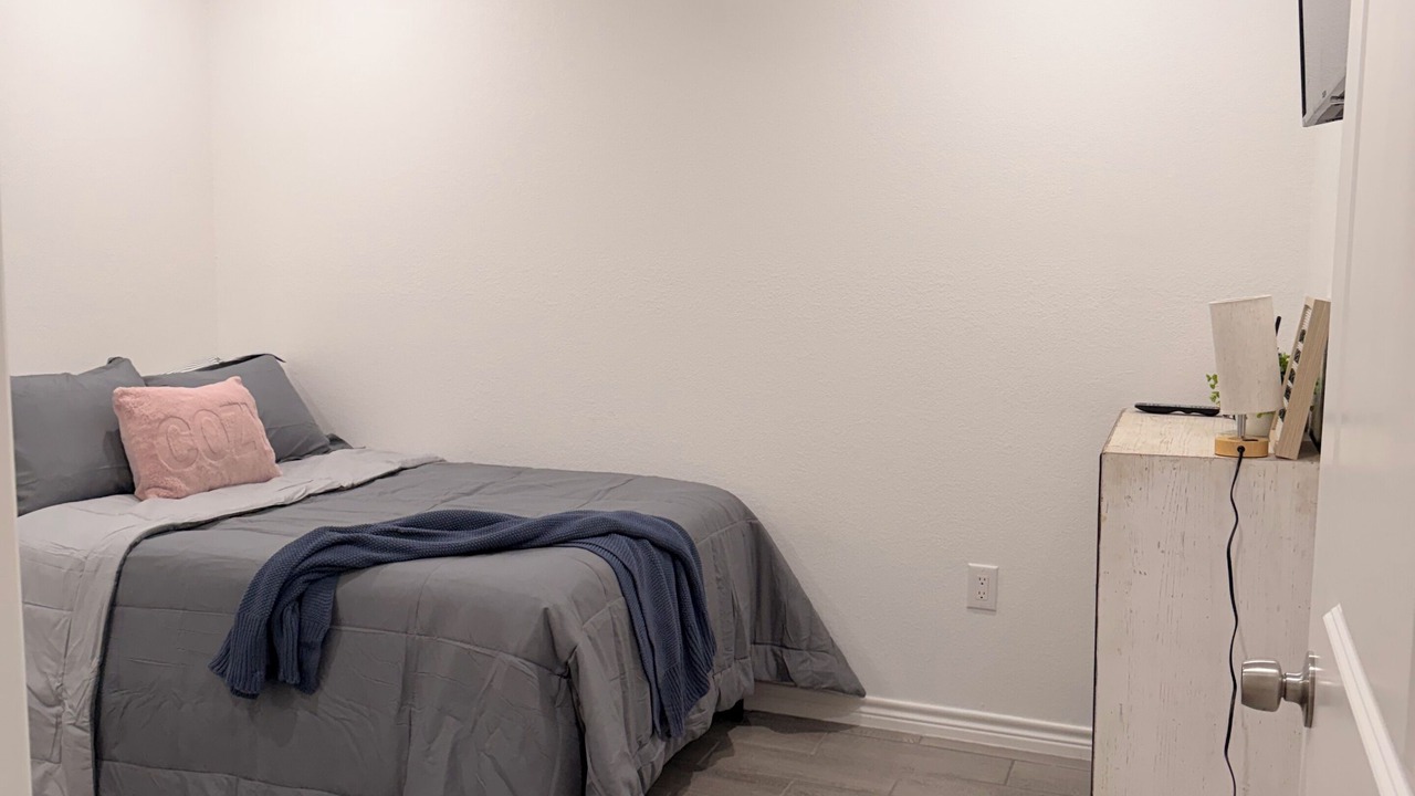 Photo of Bedroom in Flint