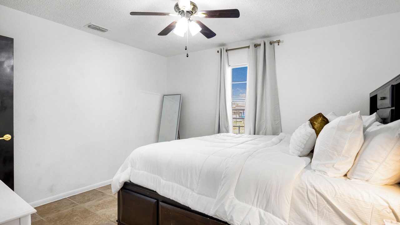 Photo of Bedroom in Lindale