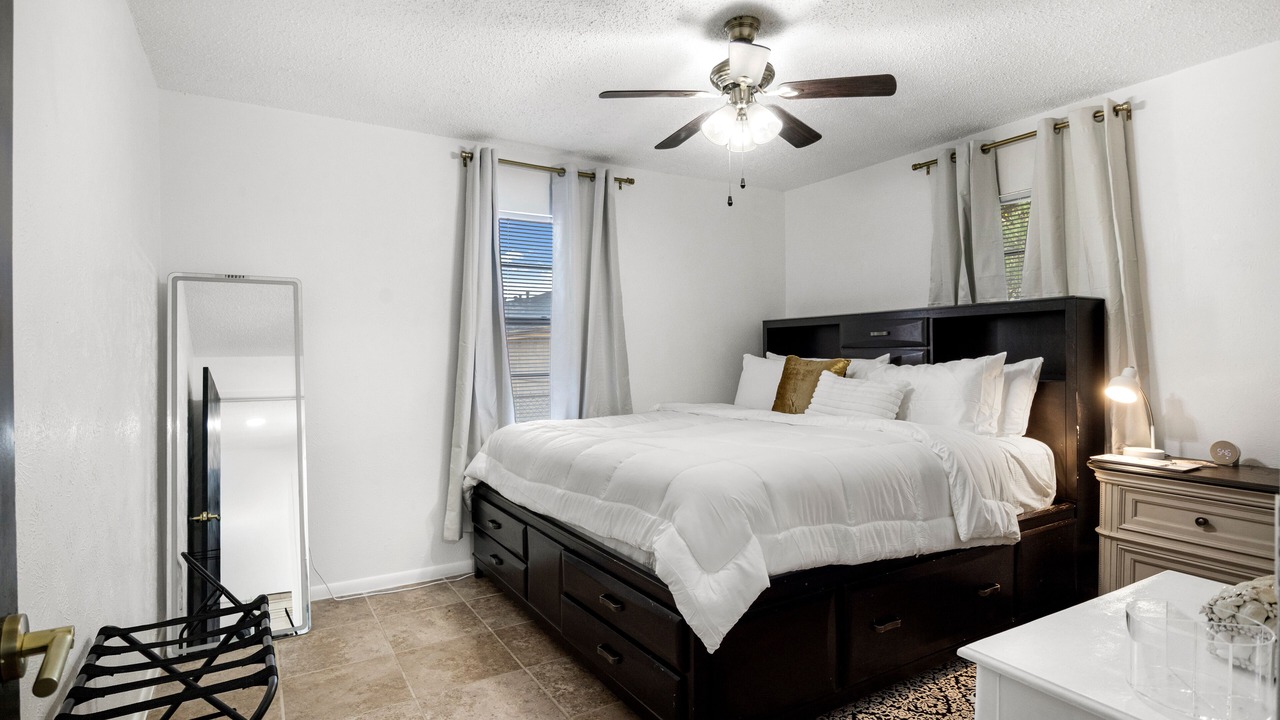 Photo of Bedroom in Lindale