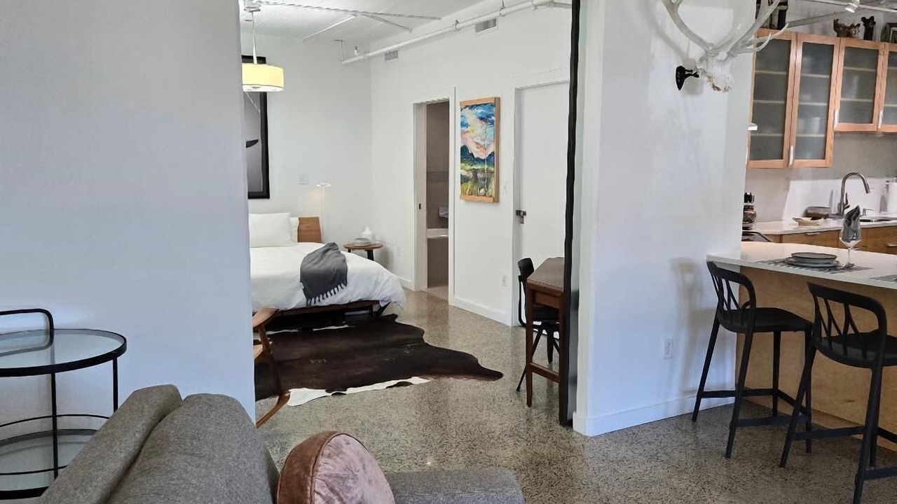 Photo of Others in Helena