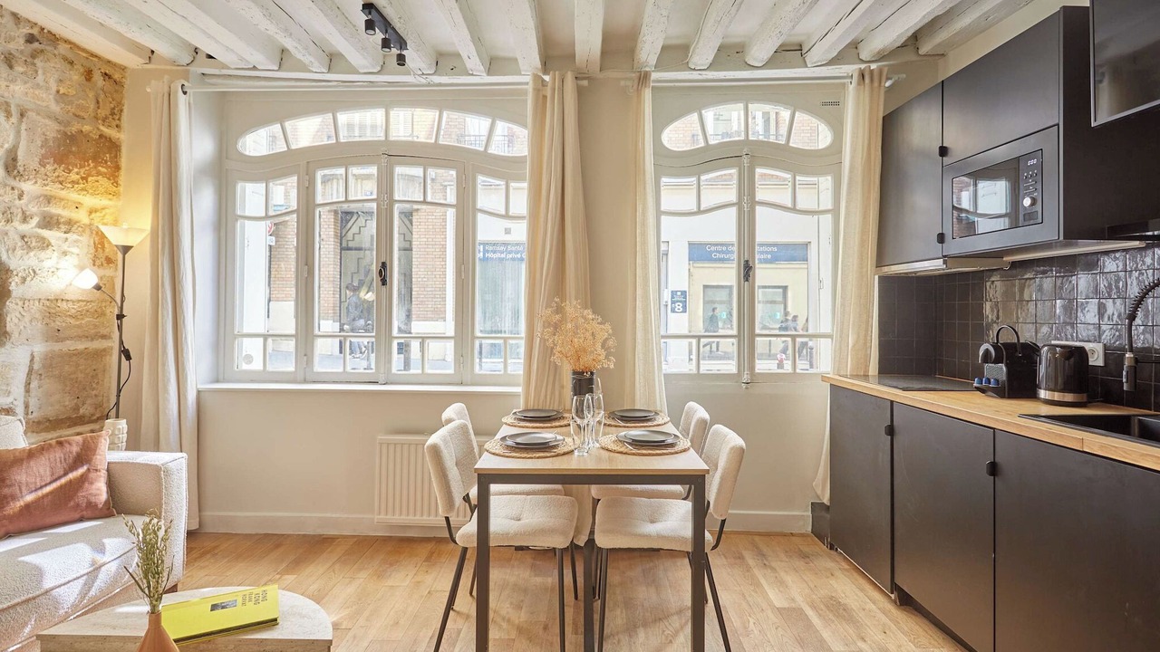 Photo of Livingroom in 5th Arrondissement