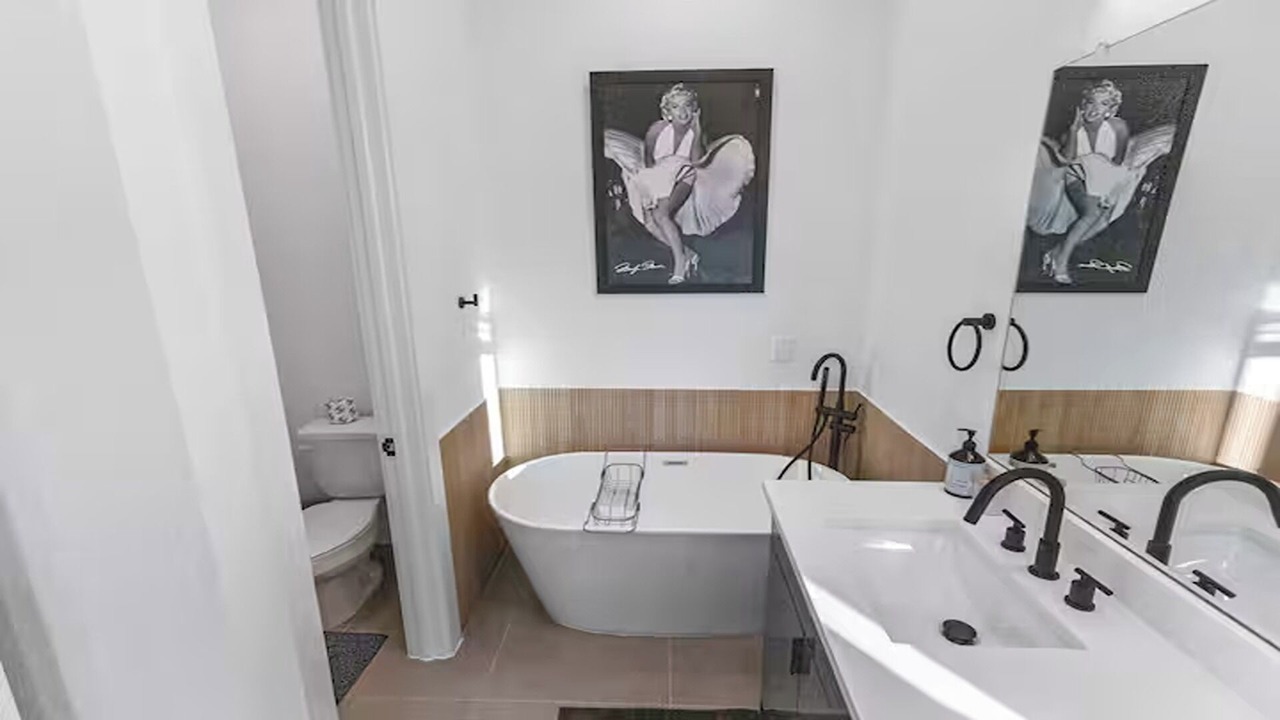 Photo of Bathroom in OST - South Union