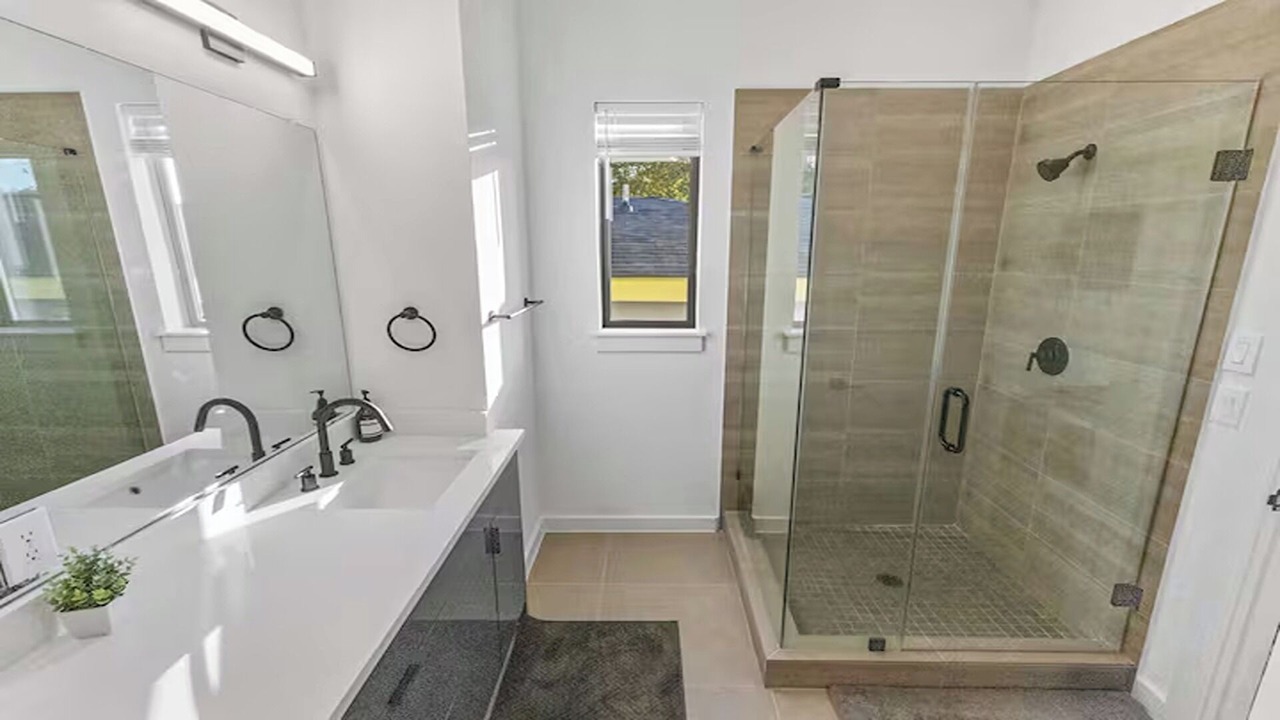 Photo of Bathroom in OST - South Union