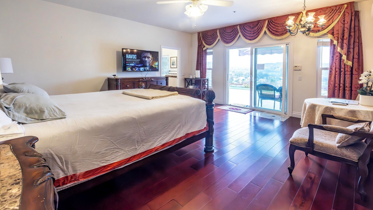 Photo of Bedroom in Vista