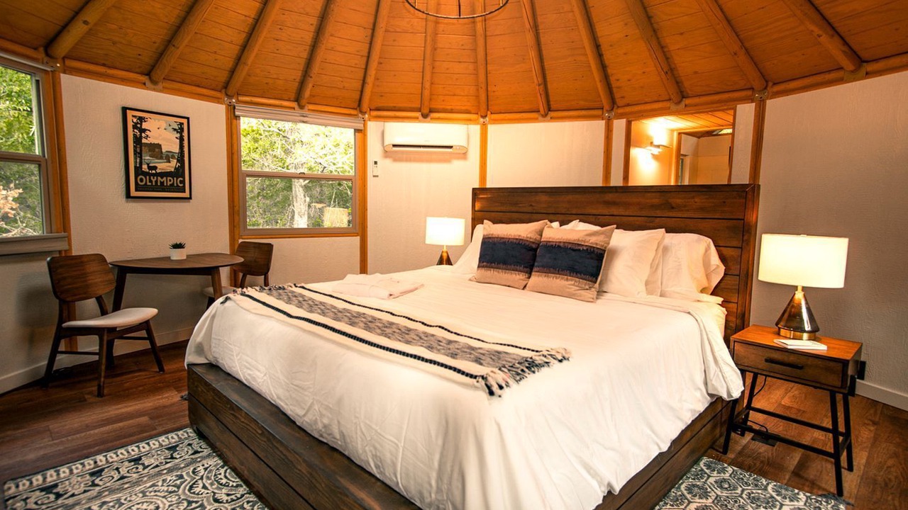 Photo of Bedroom in Bastrop