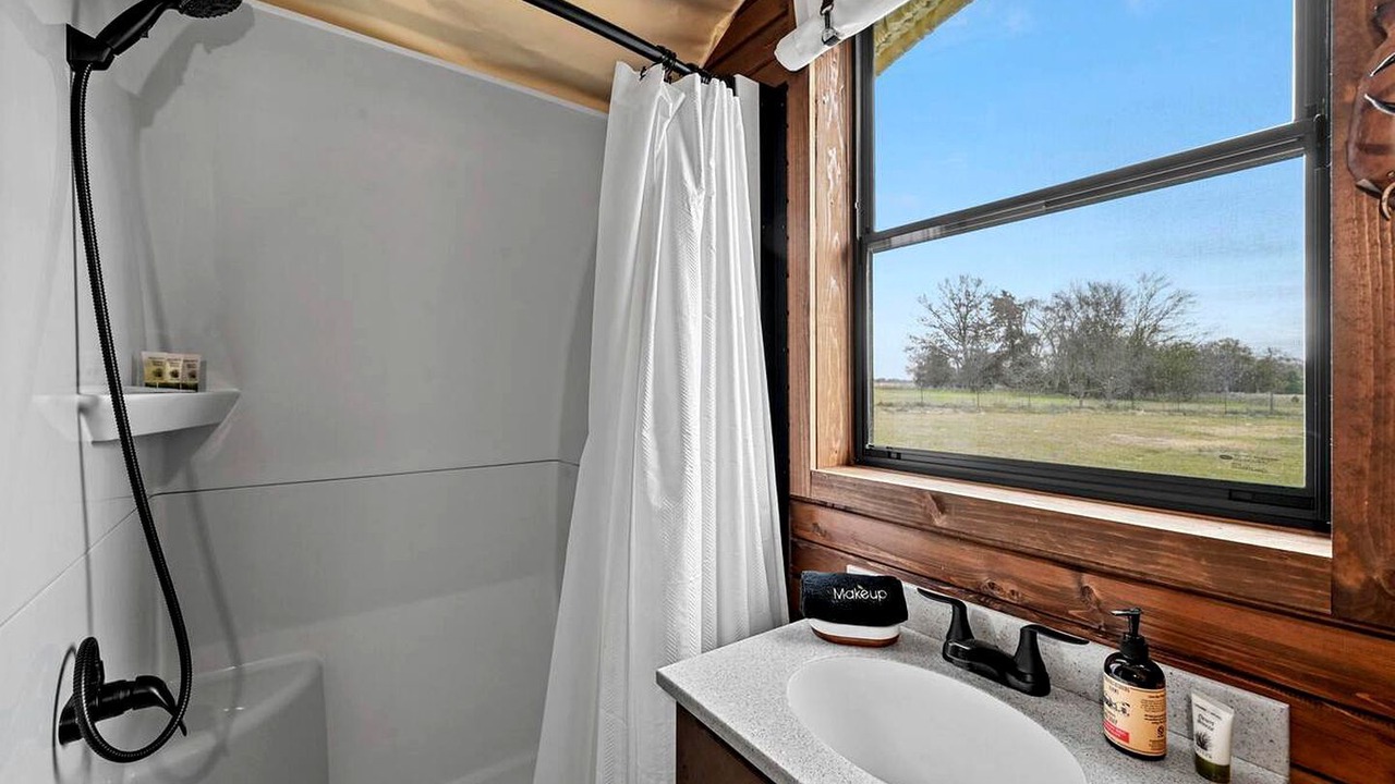Photo of Bathroom in Murchison
