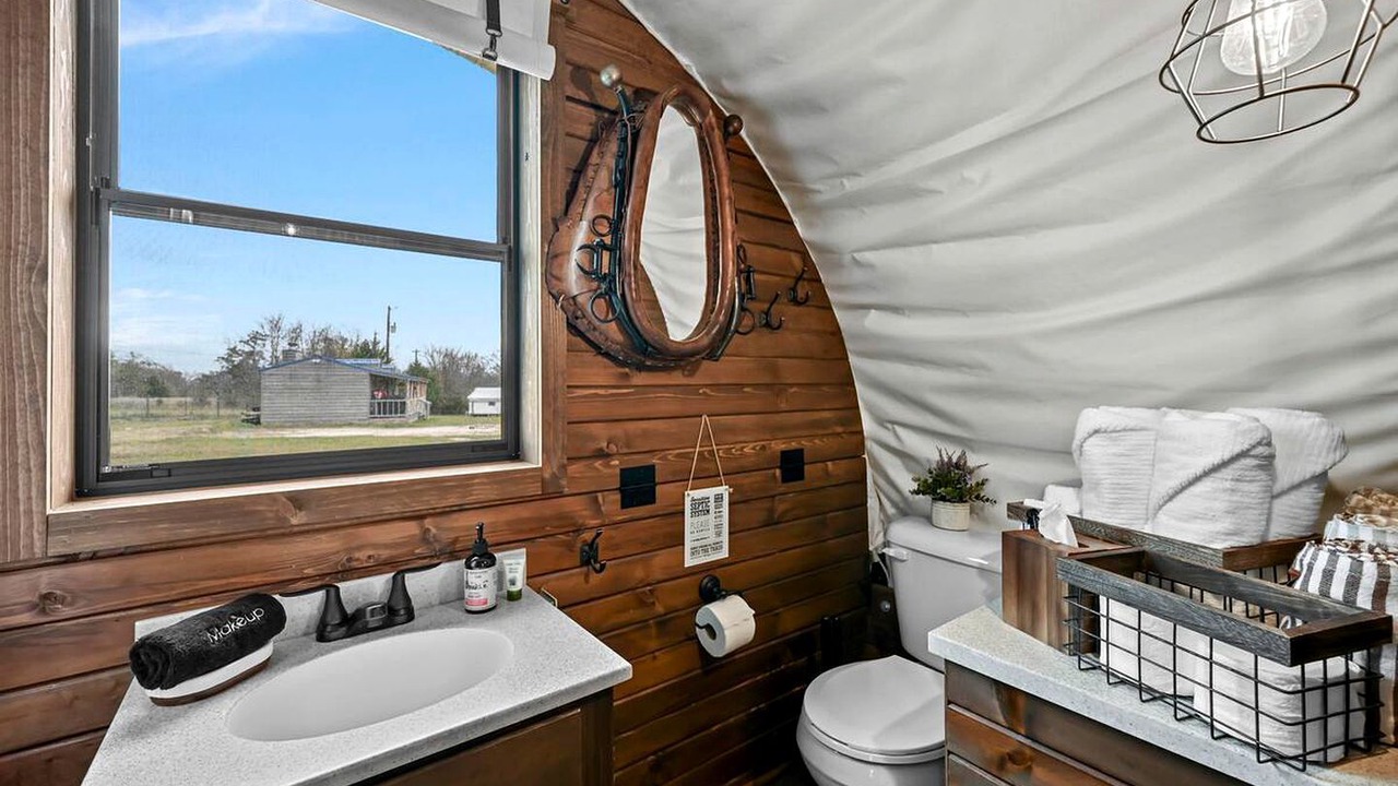 Photo of Bathroom in Murchison