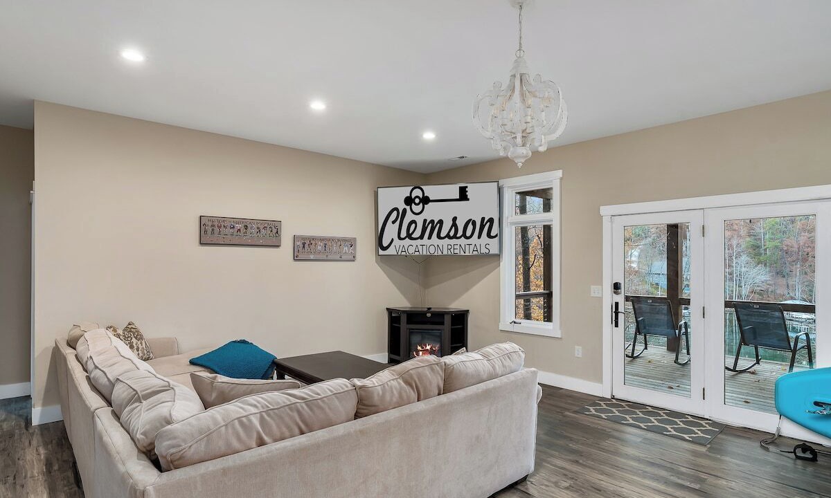 Photo of Livingroom in Seneca