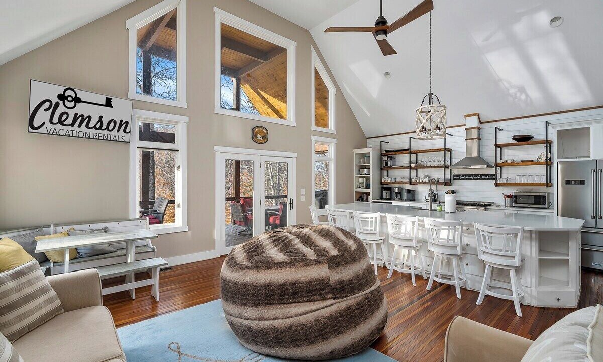 Photo of Livingroom in Seneca