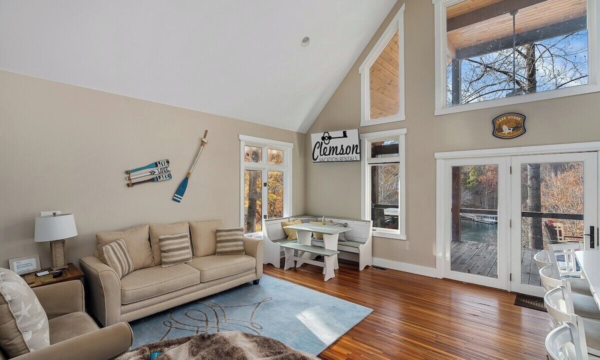 Photo of Livingroom in Seneca