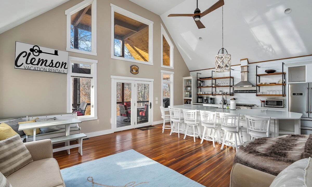 Photo of Livingroom in Seneca