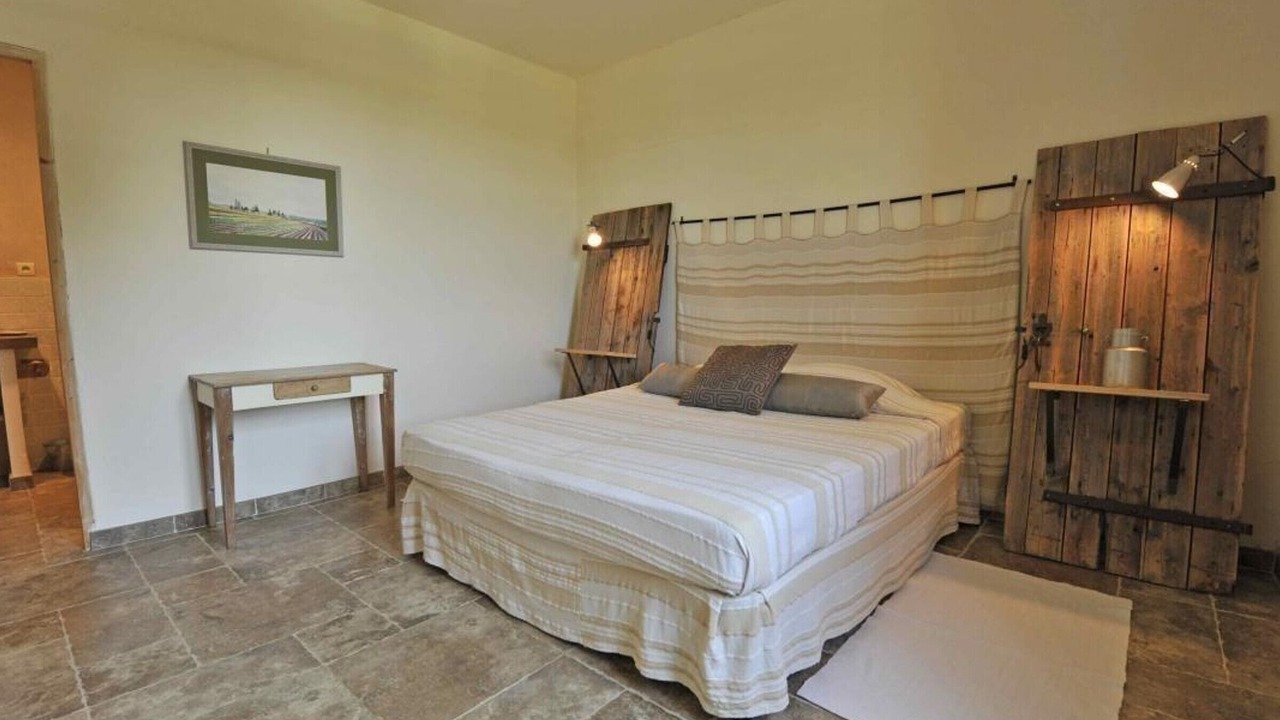 Photo of Bedroom in Neuilly-le-Real