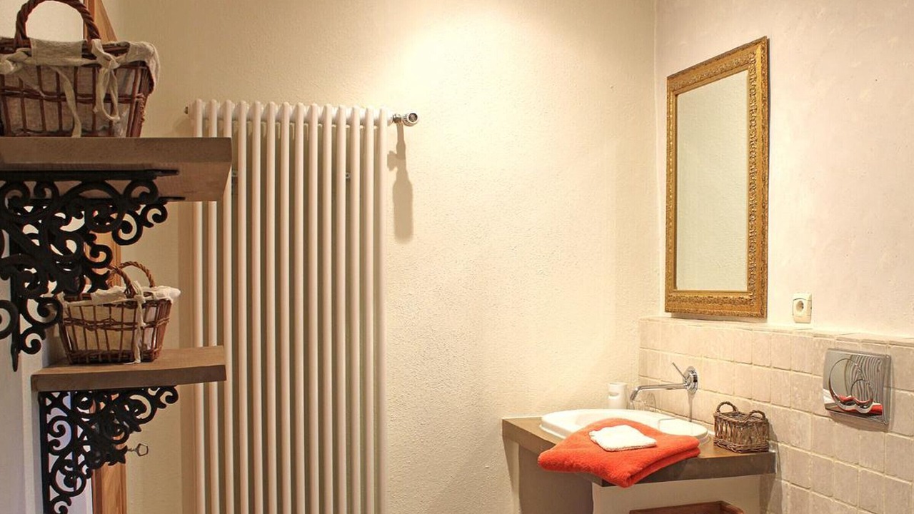 Photo of Bathroom in Neuilly-le-Real