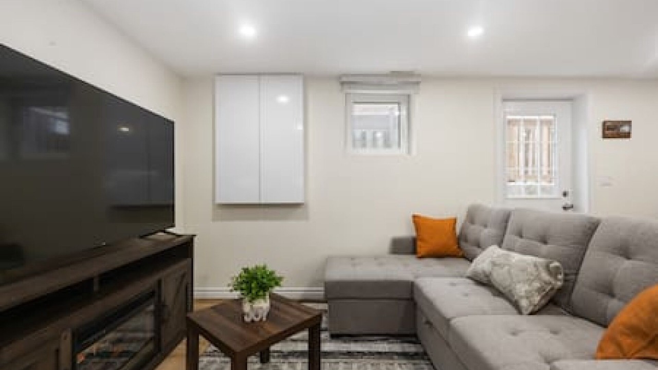 Photo of Livingroom in Pickering