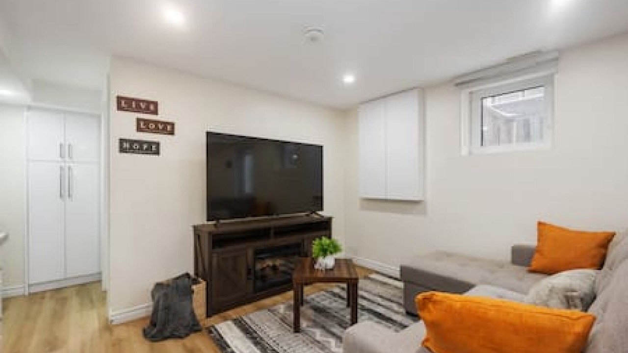 Photo of Livingroom in Pickering
