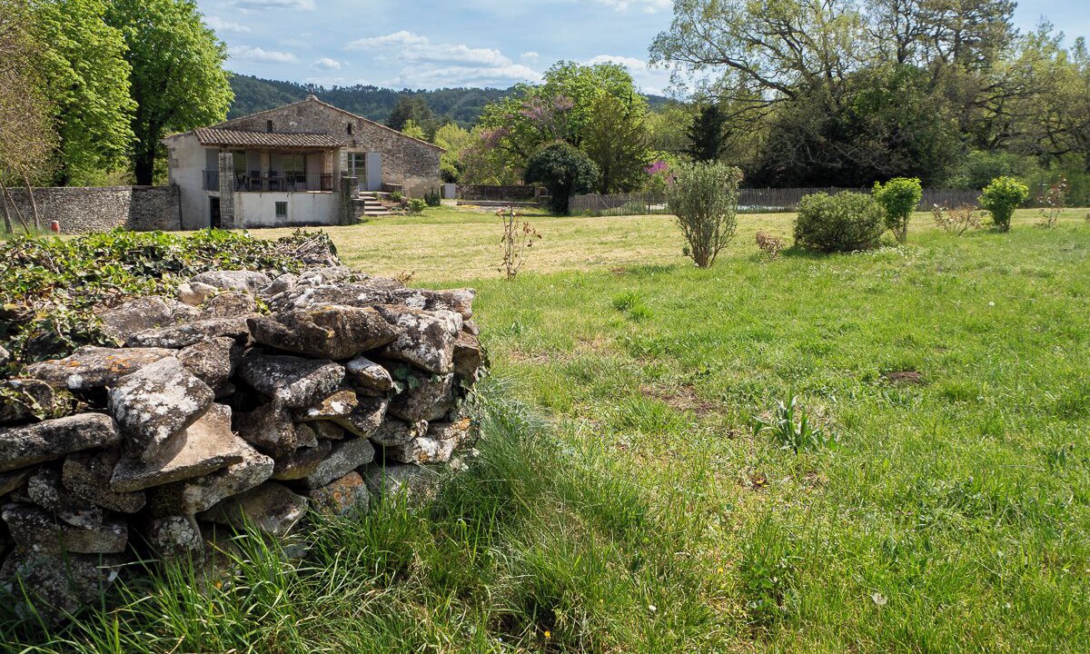 Photo of Outdoor in Saint-Michel-l'Observatoire