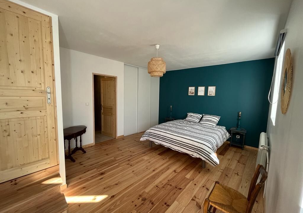 Photo of Bedroom in Saint-Michel-l'Observatoire