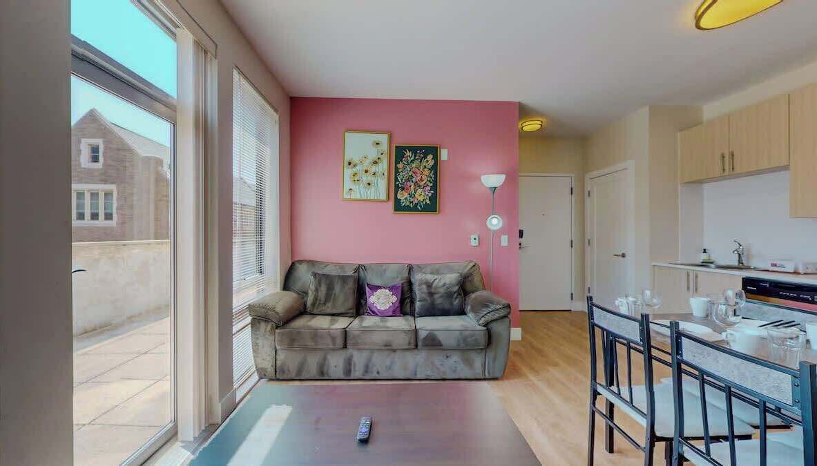 Photo of Livingroom in Downtown
