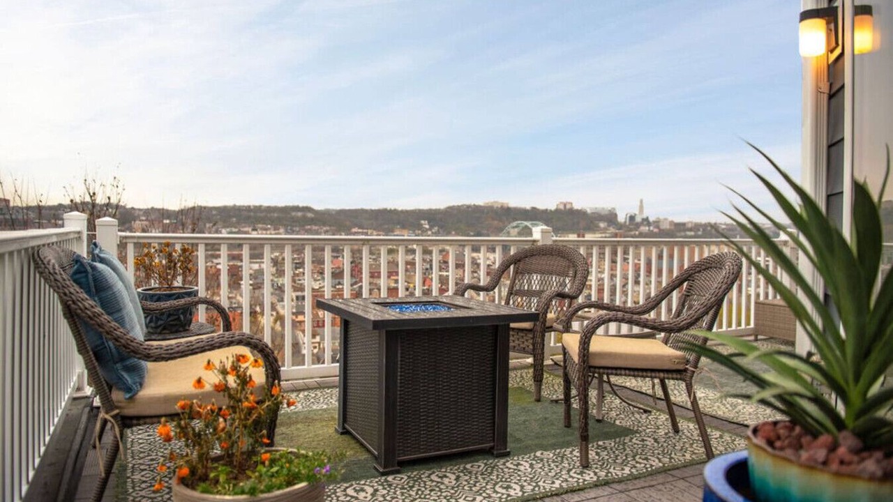 Photo of Patio Balcony in South Side Slopes