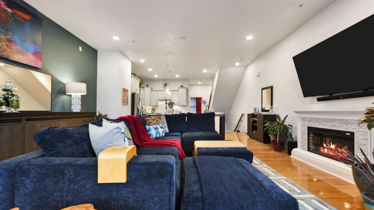 Photo of Livingroom in South Side Slopes