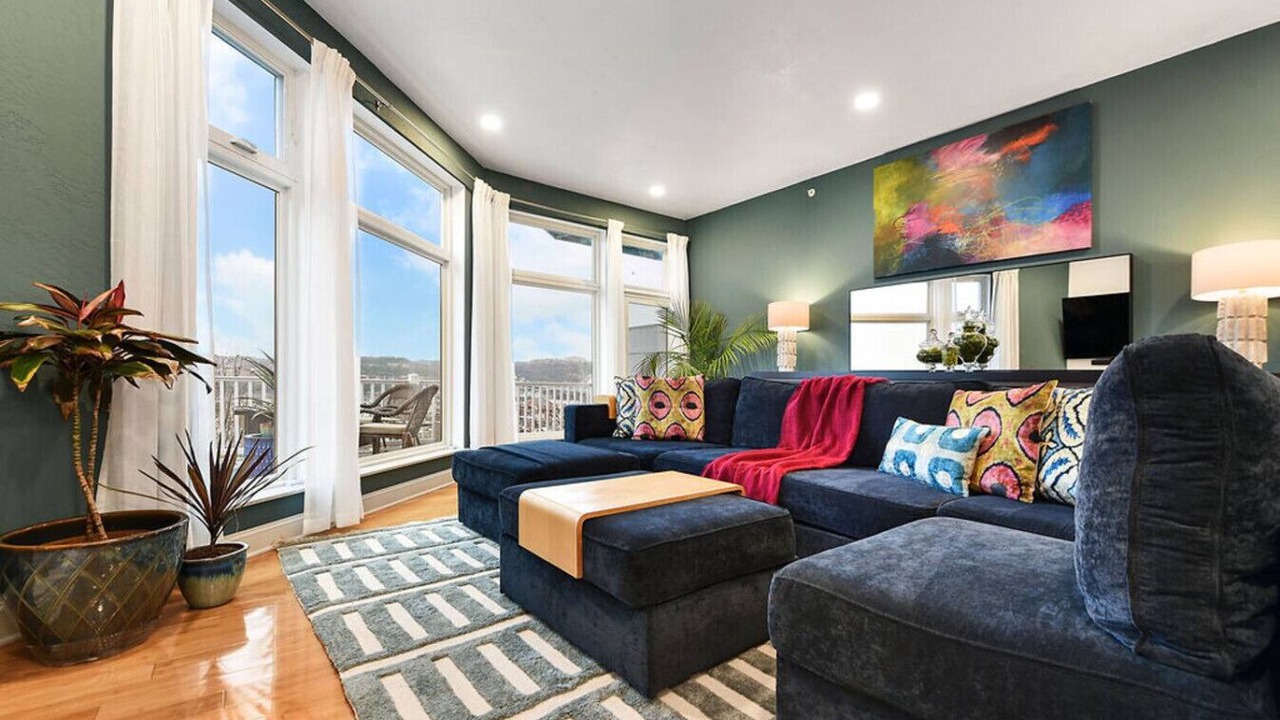 Photo of Livingroom in South Side Slopes