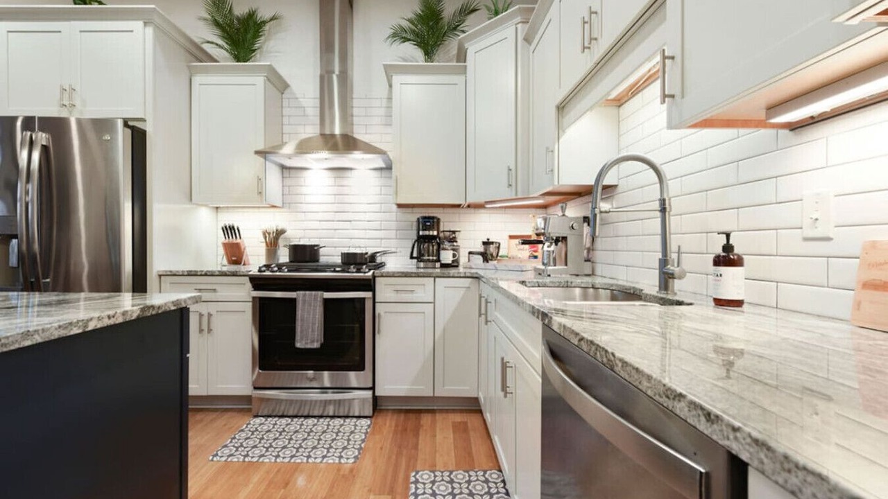 Photo of Kitchen in South Side Slopes