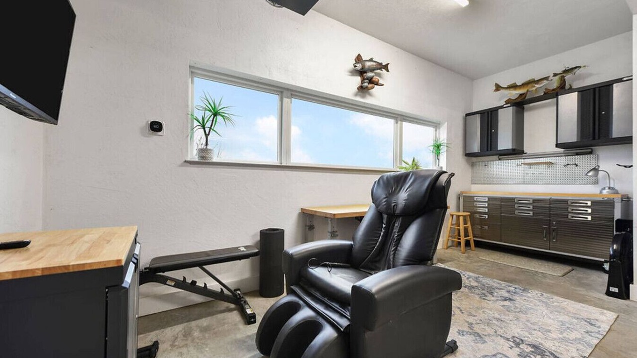 Photo of Livingroom in South Side Slopes