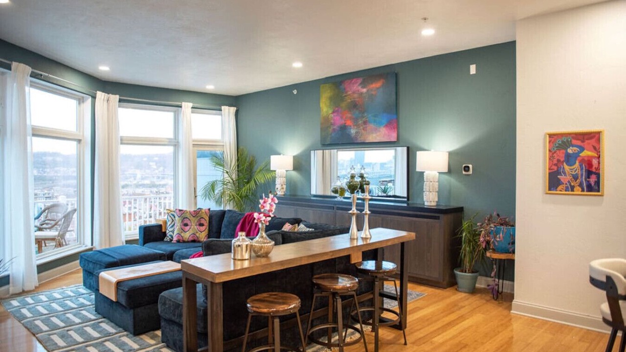 Photo of Livingroom in South Side Slopes