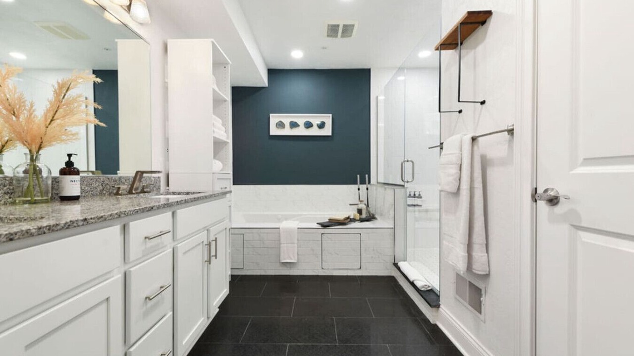 Photo of Bathroom in South Side Slopes