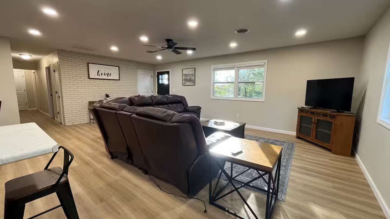 Photo of Livingroom in Cobden