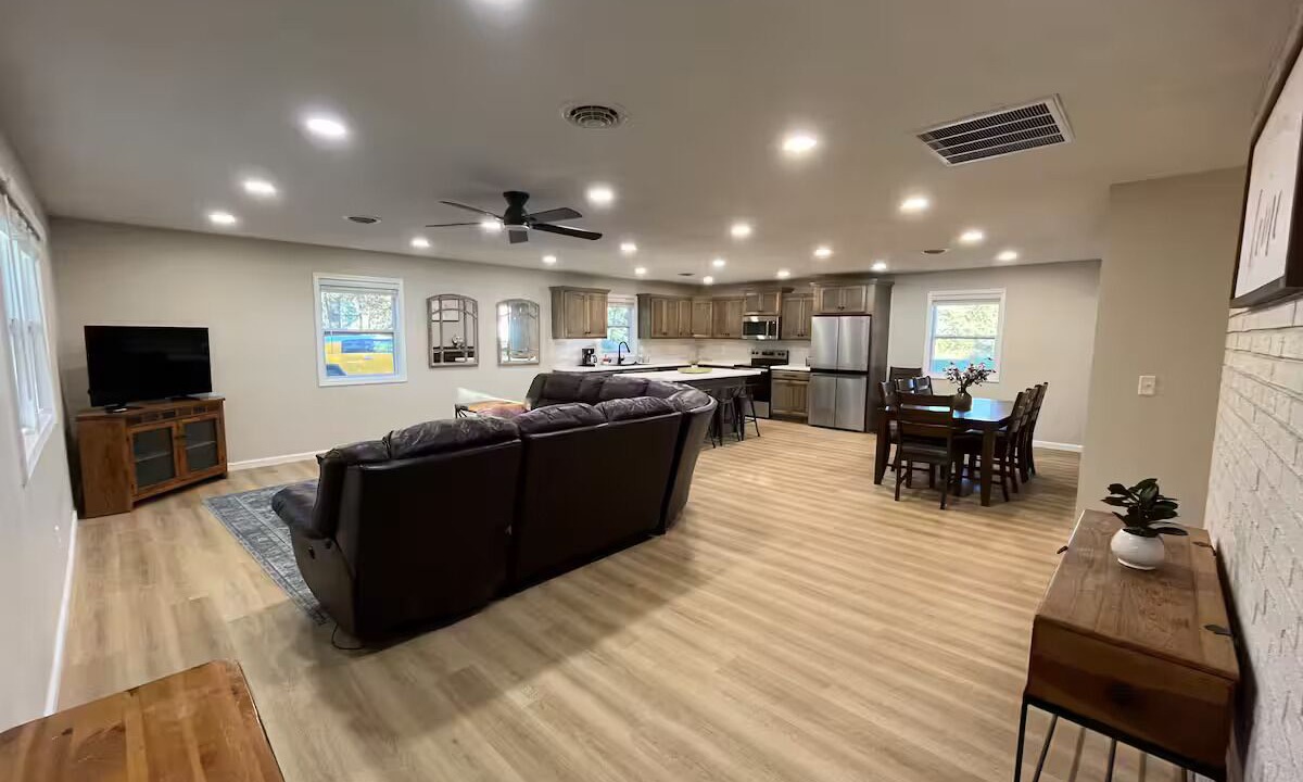 Photo of Livingroom in Cobden