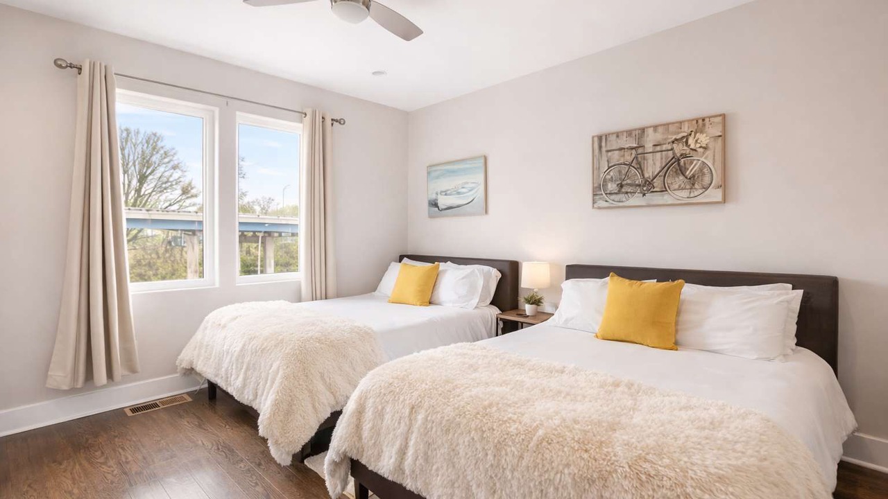Photo of Bedroom in Hadley - Washington