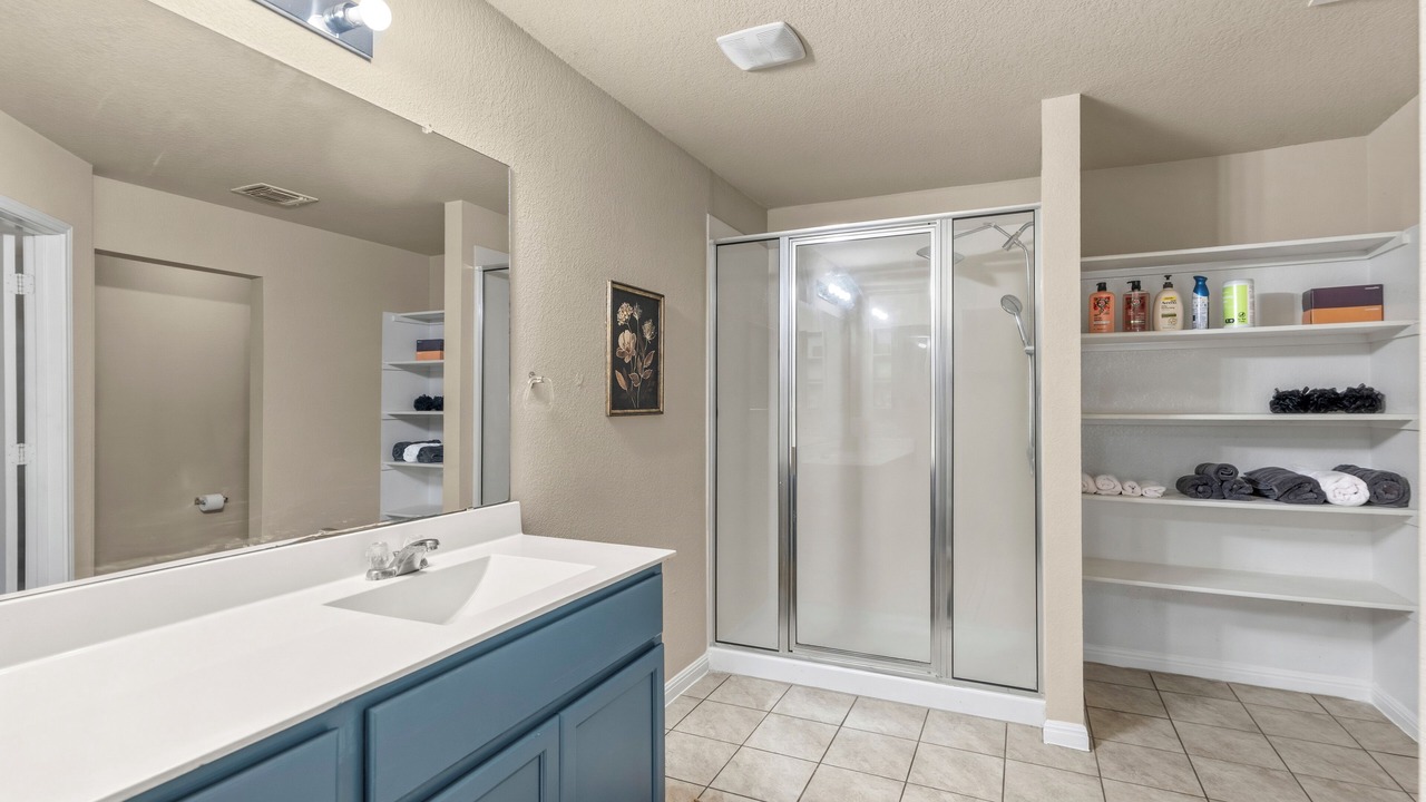 Photo of Bathroom in Pioneer Crossing