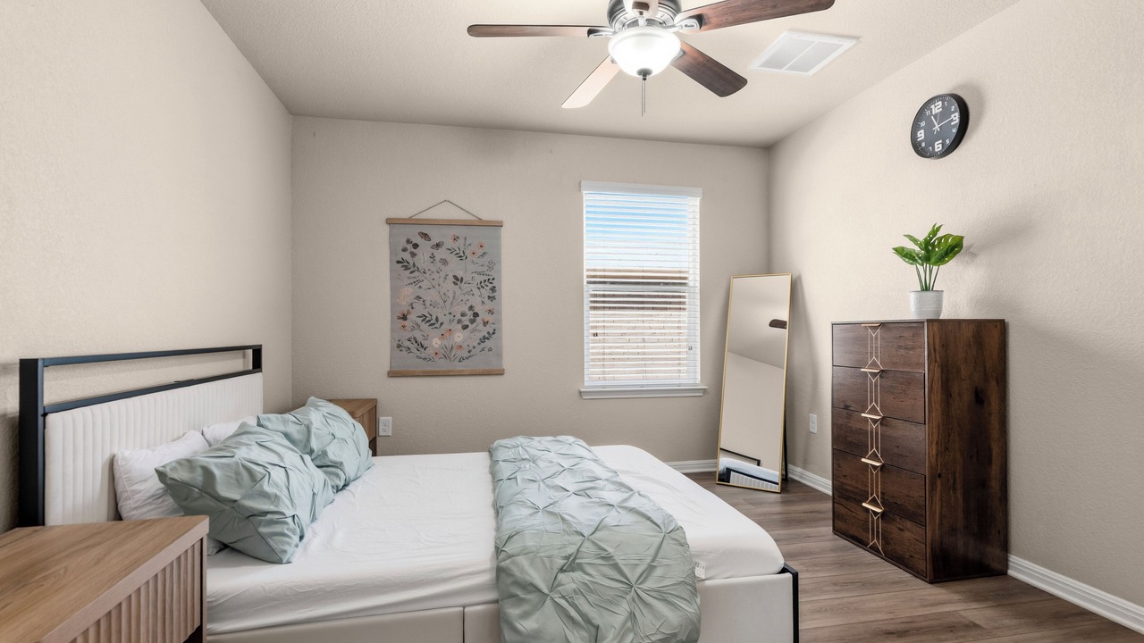 Photo of Bedroom in Pioneer Crossing