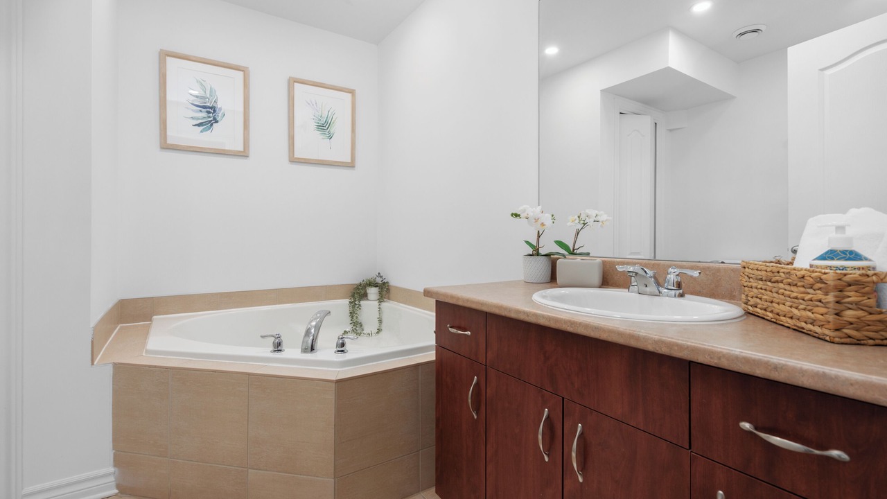 Photo of Bathroom in Laval