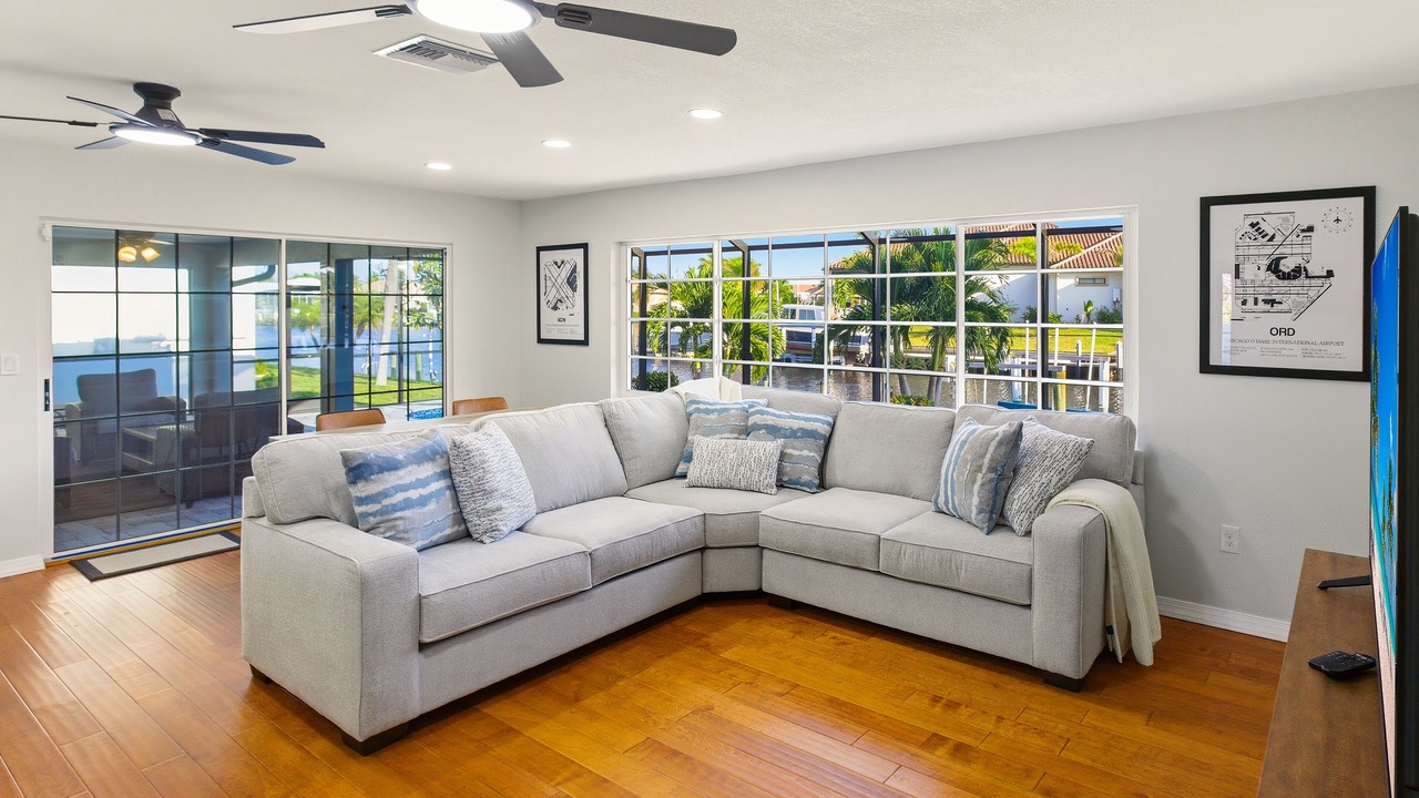 Photo of Livingroom in Burnt Store Isles