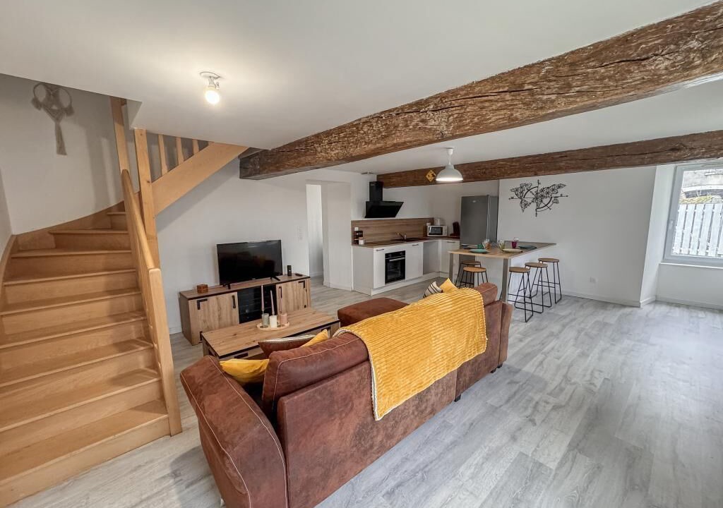 Photo of Livingroom in Coulonges-Thouarsais