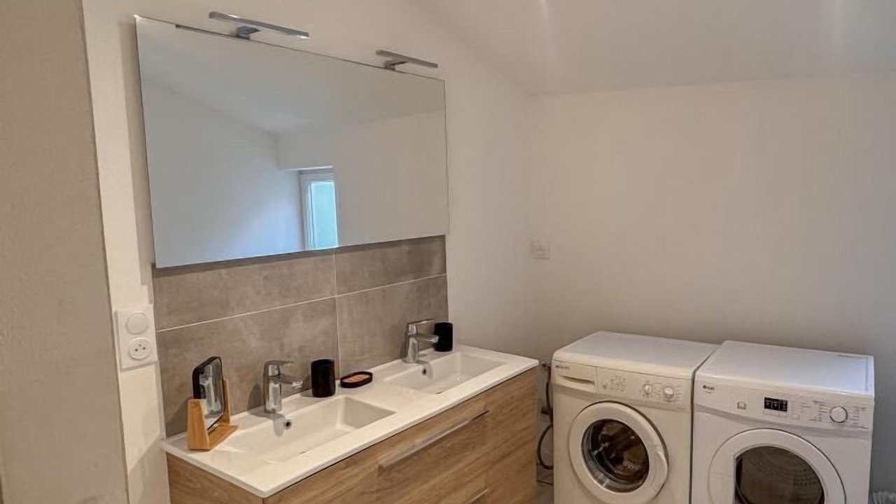 Photo of Bathroom in Coulonges-Thouarsais