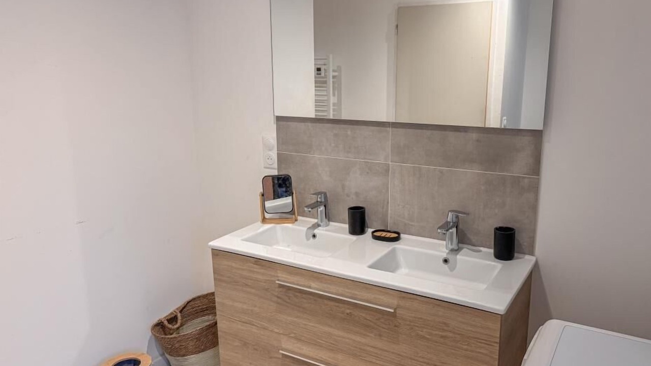 Photo of Bathroom in Coulonges-Thouarsais