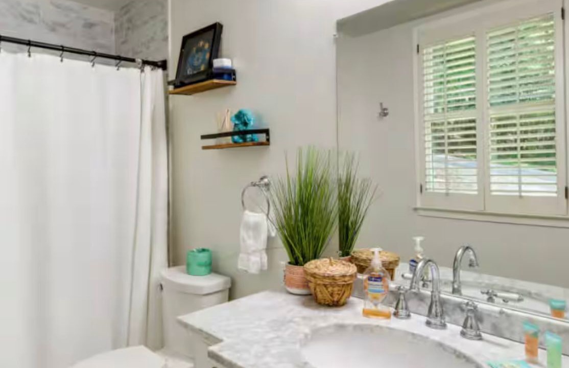 Photo of Bathroom in Jasper
