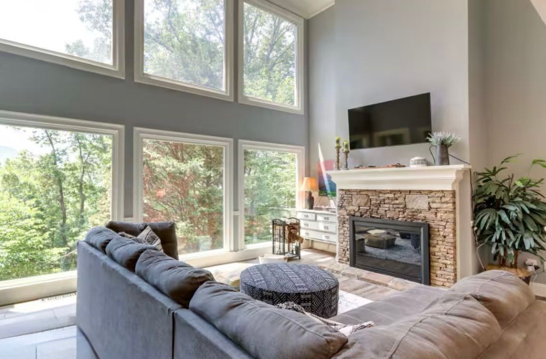 Photo of Livingroom in Jasper