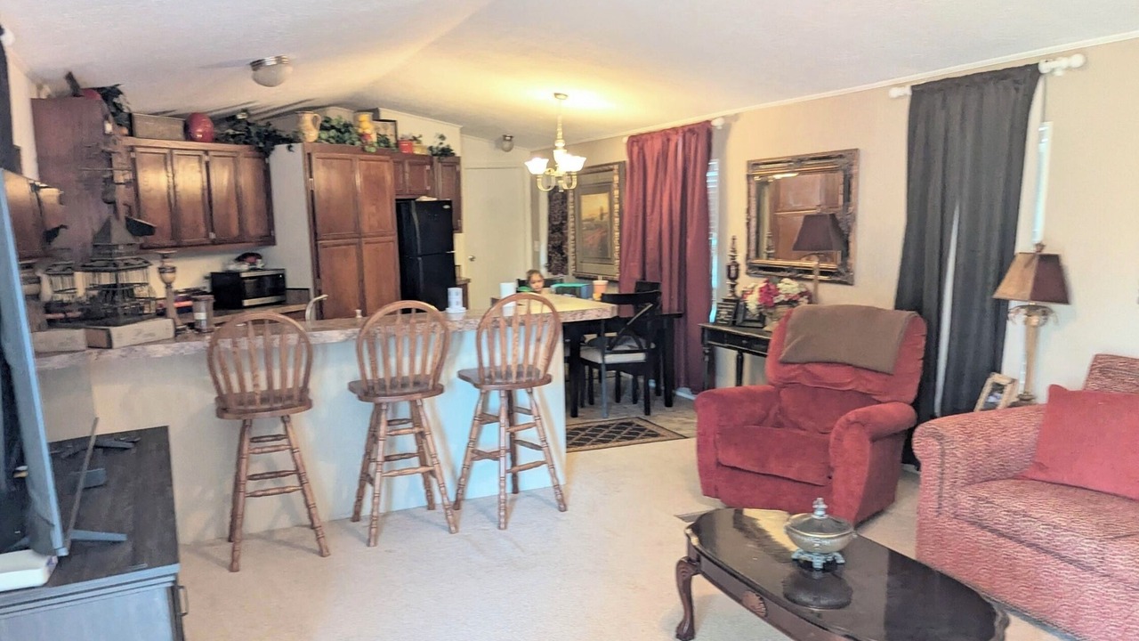 Photo of Livingroom in May