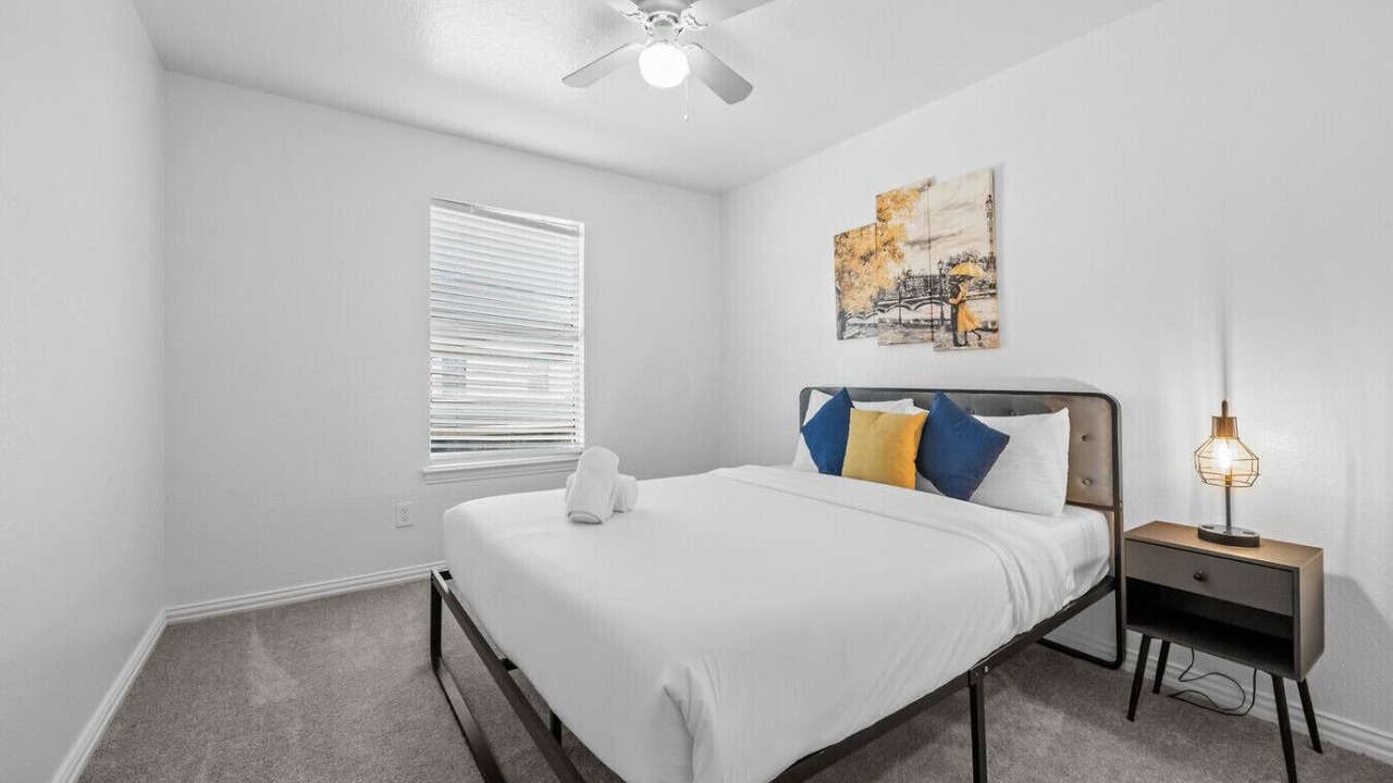 Photo of Bedroom in Grand Prairie