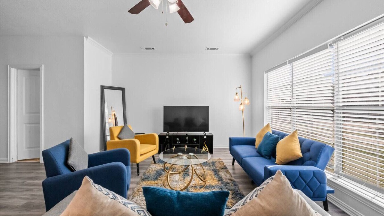Photo of Livingroom in Grand Prairie