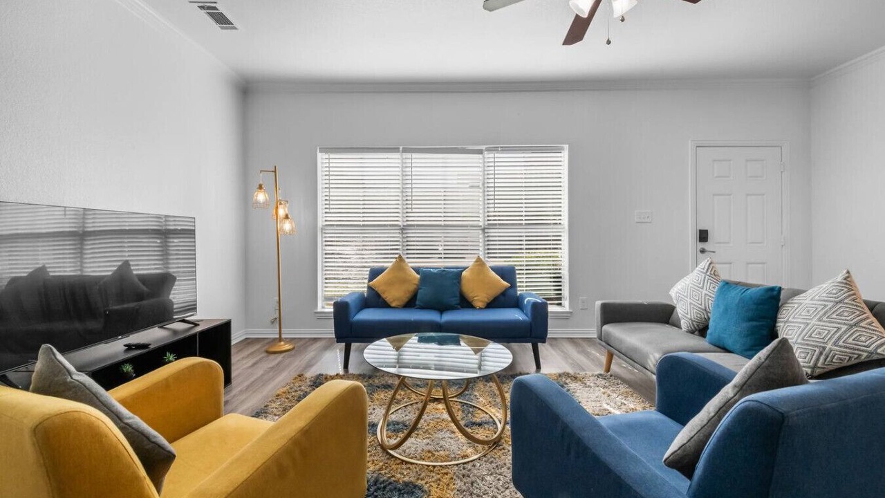 Photo of Livingroom in Grand Prairie