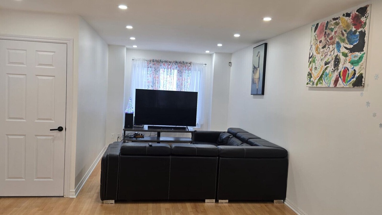 Photo of Livingroom in Laval