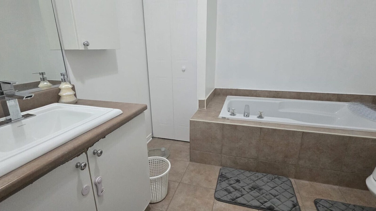 Photo of Bathroom in Laval