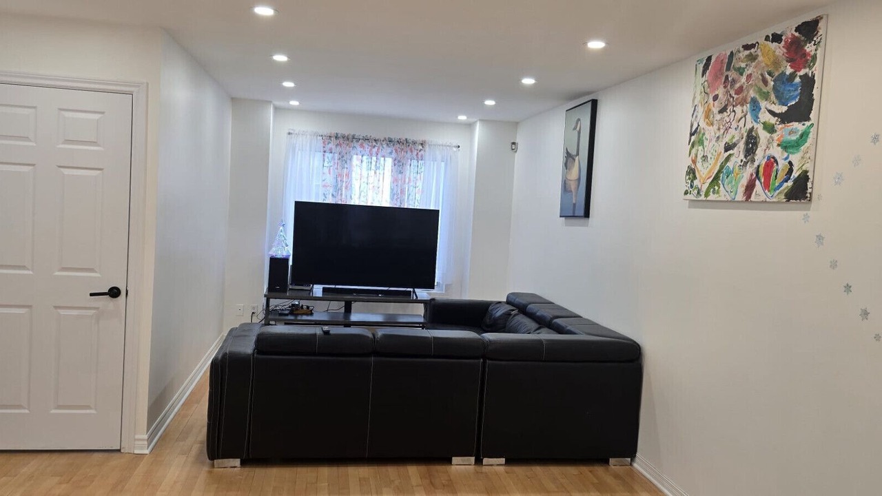 Photo of Livingroom in Laval