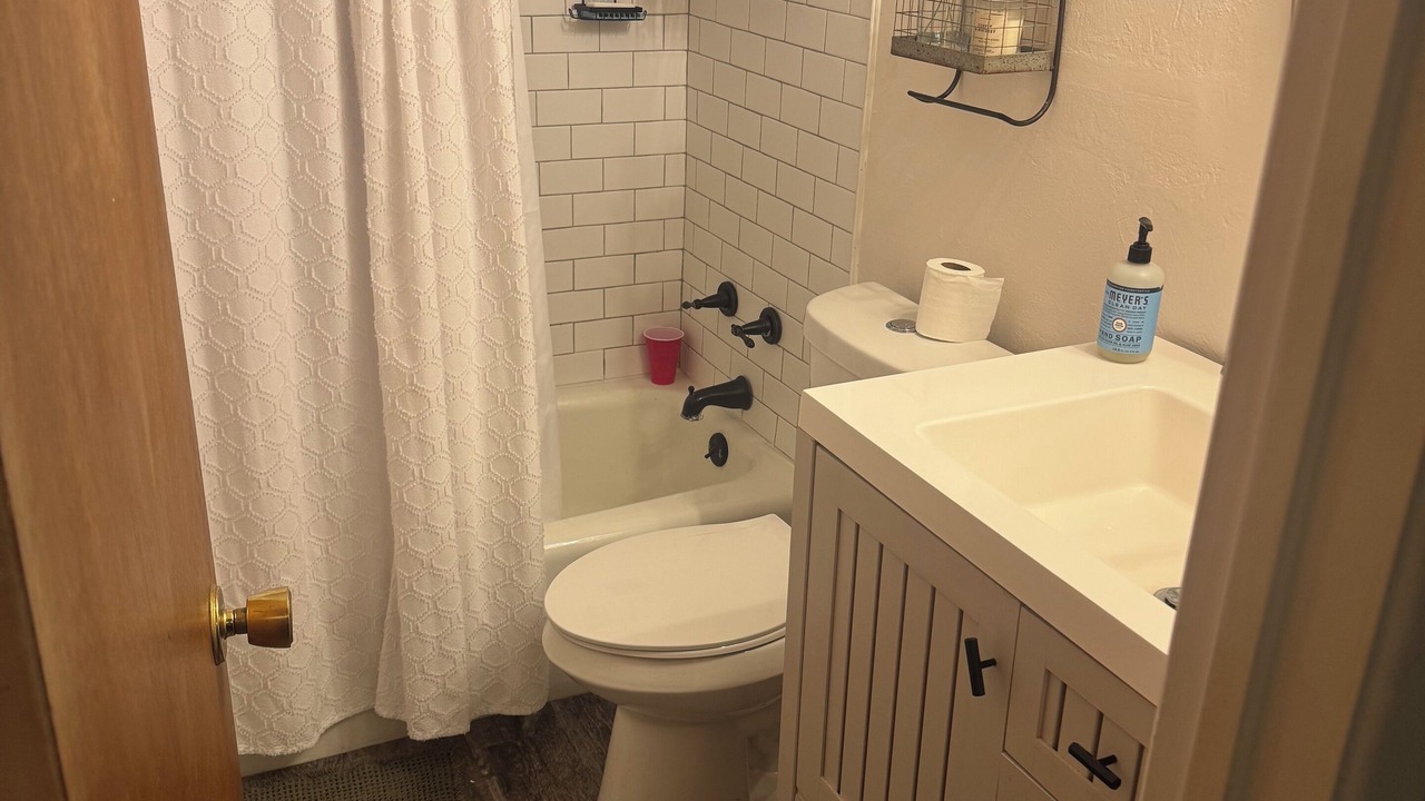 Photo of Bathroom in Pampa
